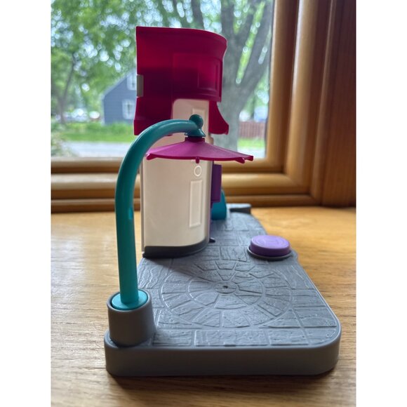 Fisher Price Little People Barbie City Adventures Cafe Playset - Picture 2 of 6